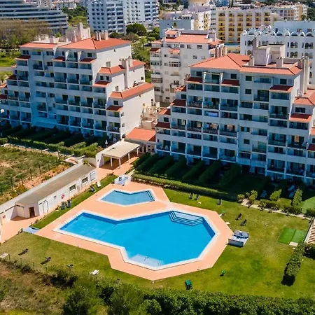 2bdr Duplex W Ac & Pool In By Lovelystay *