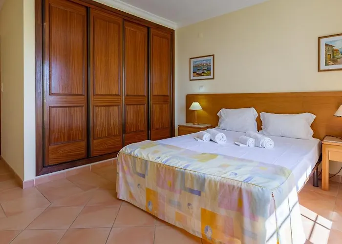 Apartamento 2bdr Duplex W Ac & Pool In By Lovelystay