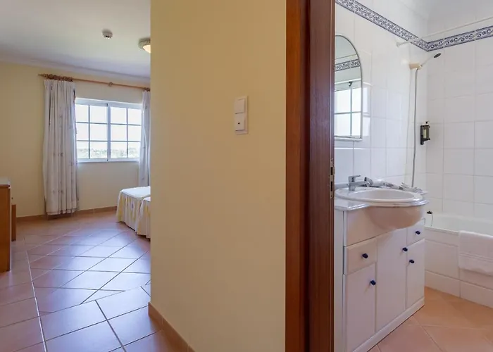 2bdr Duplex W Ac & Pool In By Lovelystay