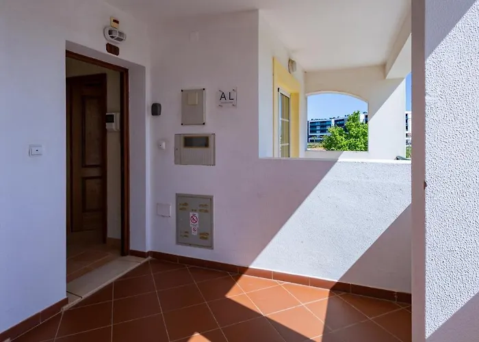 Apartamento 2bdr Duplex W Ac & Pool In By Lovelystay *