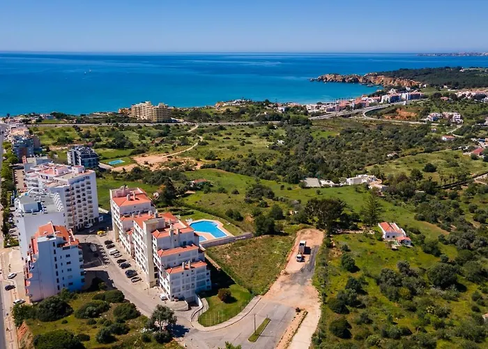 2bdr Duplex W Ac & Pool In By Lovelystay Portimão