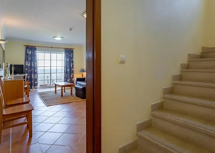 Apartamento 2bdr Duplex W Ac & Pool In By Lovelystay