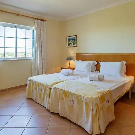 Апартаменти 2bdr Duplex W Ac & Pool In By Lovelystay